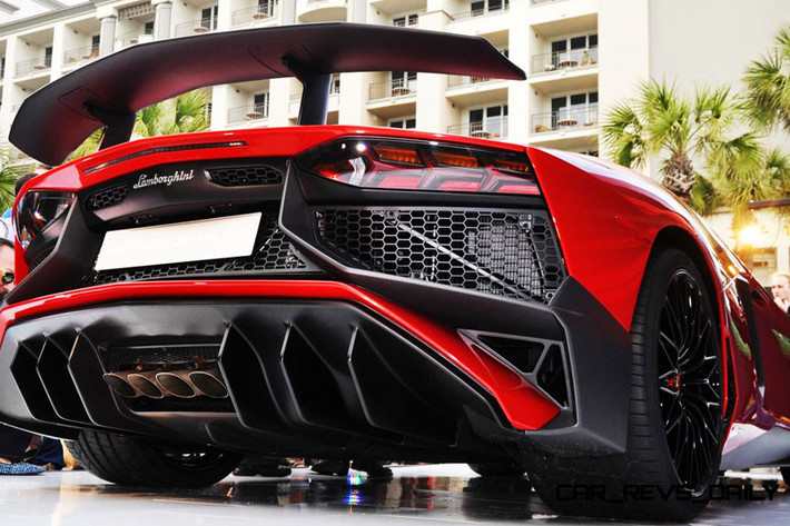 Như vậy, bản nâng cấp này đắt hơn 100 ngàn USD so với Aventador tiêu chuẩn chỉ khởi điểm từ 400 ngàn USD.
