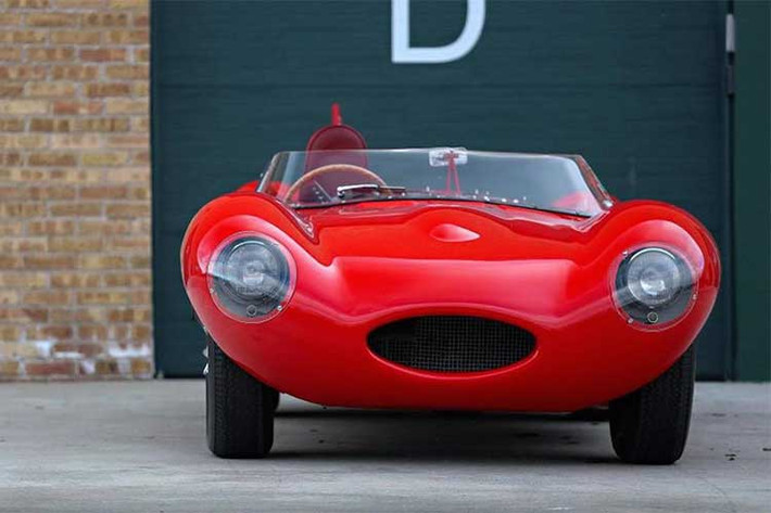 Đầu tiên, chiếc Jaguar D-Type này được giao đến cho đại lý Jaguar-Rover Henlys và đại lý này đã bán lại cho cựu lãnh đạo của giải đua F1 Bernie Ecclestone. Không lâu sau đó, nó trở thành món quà cho chàng trai 21 tuổi Peter Blond vì cậu đã cai được rượu và thuốc lá.