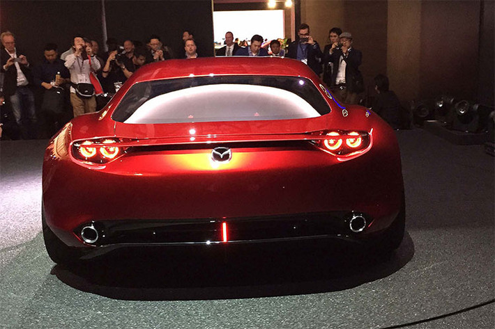 Không có hình ảnh về nội thất của xe nhưng Mazda RX-9 đời mới rất có thể sẽ mang triết lý Jinba Ittai (Người và xe là một; Jin – Nhân, Ba – Mã và Ittai – Hợp nhất), triết lí này được tạo ra không chỉ đơn thuần là những cỗ máy, mà có thể thấu hiểu và hỗ trợ người lái như một vật thể sống.