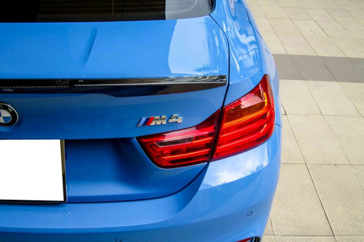 BMW M4 trang bị động cơ M-tuned S55B30, 3.0 lít, 6 xi-lanh thẳng hàng. Nhờ hệ thống tăng áp kép tạo áp suất 18,1 PSI, công suất tối đa của xe đạt 425 mã lực cùng 550 Nm mô-men xoắn.