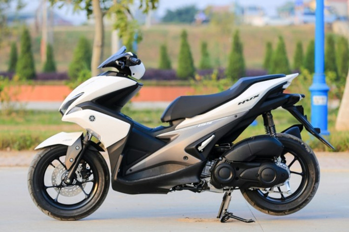 Ngoài ra, các thợ sửa xe có kinh nghiệm đều khẳng định, không thể nói lò xo cọ vào thành ti giảm xóc là không có vấn đề gì liên quan đến an toàn khi mà khi cứ để tình trạng đó lâu ngày, lò xo sẽ cà thủng thành ti giảm xóc, gây ra thất thoát dầu thủy lực, làm mất tác dụng của giảm chấn, khiến quá trình vận hành không được ổn định như ban đầu.