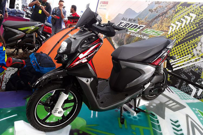 Được thiết kế hướng tới các thanh niên trẻ tuổi trong thành phố, X-Ride 125 mang kiểu dáng độc đáo, với cảm hứng lấy từ các dòng xe địa hình như enduro hay adventure. Với chiều cao yên chỉ 760 mm, khoảng sáng gầm 135 mm và trọng lượng chỉ 98 kg, chiếc xe có thể dễ dàng "leo vỉa" và xoay trở trong các con phố hẹp.