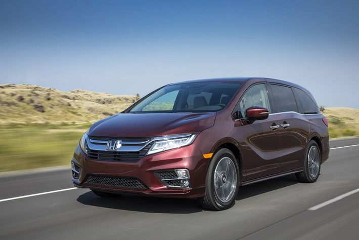 Mẫu xe MPV Honda Odyssey là dòng xe gia đình hạng sang khá thành công tại thị trường Mỹ. Bước sang đời 2019, mẫu minivan cỡ lớn này được nhà sản xuất ôtô Nhật Bản bổ sung một số tính năng mới, giúp tăng độ an toàn và tiện nghi cho những chuyến hành trình dài.