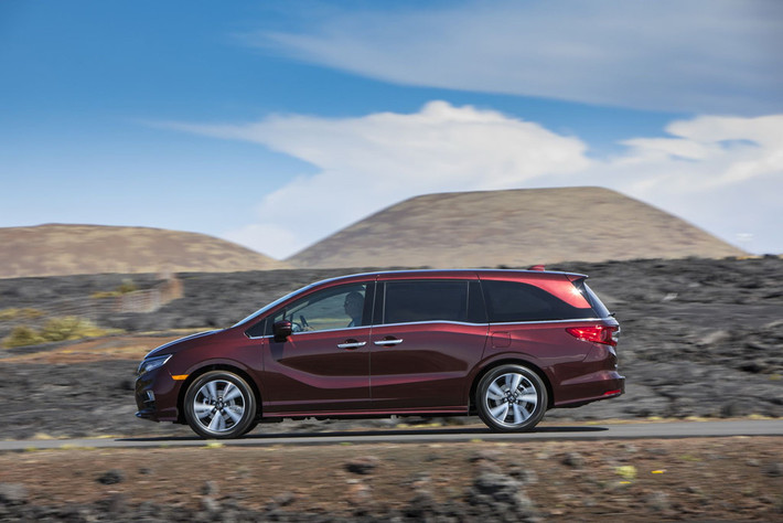 Theo công bố từ nhà sản xuất ôtô Honda, Odyssey phiên bản mới có mức tiêu hao nhiên liệu tại thành phố là 12,38 lít/100 km, trên đường cao tốc là 8,4 lít/km và trên đường hỗn hợp là 10,69 lít/100 km.