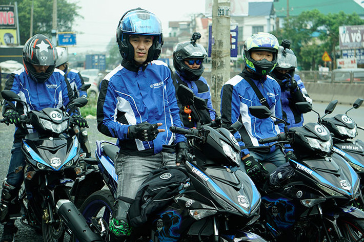 Trước hành trình đầy hứng thú này, những chiếc Yamaha Exciter của các thành viên trong đoàn phượt được Yamaha Việt Nam kiểm tra, bảo dưỡng. Bên cạnh đó, liên doanh xe máy Nhật Bản còn phổ biến các quy tắc chạy xe an toàn cho 24 thành viên trong đoàn.