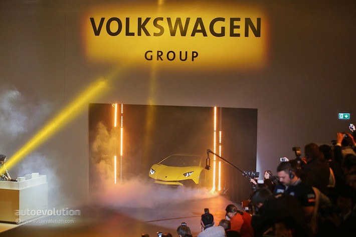 Lamborghini Aventador SV được mệnh danh là siêu xe thương mại nhanh nhất của Lamborghini!