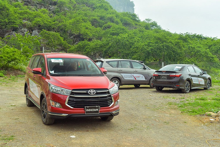 Đứng vị trí tiếp theo trong bảng xếp hạng là mẫu MPV Toyota Innova với doanh số 1.391 xe trong tháng 6/2018. Trong 6 tháng đầu năm, Toyota Innova bán ra được 7.497 xe, xếp vị trí thứ 3. Tại thị trường Việt Nam, Innova hiện có mức giá từ 743 đến 945 triệu đồng.