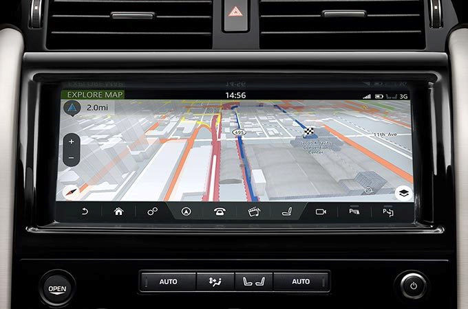 Land Rover Discovery 2018 sẽ có giá khởi điểm từ 53.085 USD, tăng 2.100 USD so với bản 2017 khi lần đầu tiên ra mắt. Đây là mức giá áp dụng cho mẫu cơ sở SE được trang bị động cơ xăng. Mức giá đối với Phiên bản động cơ diesel tối thiểu từ 55.085 USD.
