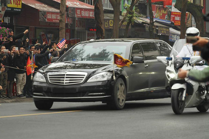 Đáng chú ý, chiếc S600 Pullman Guard có chiều dài lến đến hơn 6 mét, trang bị giáp bảo vệ ở thân xe và sản xe, đạt chứng nhật bảo vệ cấp độ VR9 và chống nổ đạt tiêu chuẩn ERV 2010.