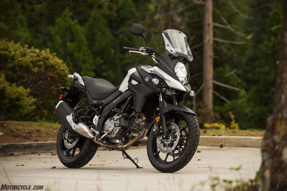 Ra mắt lần đầu vào năm 2002, mẫu xe môtô Suzuki V-Strom là dòng xe đường trường đa địa hình (adventure), tuy nhiên hiện phân khúc này chỉ mới có dòng 1000 và 250cc. Với việc phân khúc hạng trung còn đang bỏ ngỏ, hãng xe máy Nhật Bản đã tiếp tục trình làng mẫu Suzuki V-Strom 650 XT mới tại Ấn Độ cho đủ phân khúc dòng xe này.