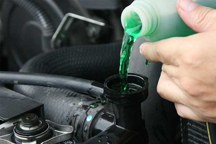 Người tiêu dùng nên thường xuyên kiểm tra cảm biến nhiệt độ nước làm mát. Chỉ số hiển thị nhiệt độ dao động từ 85 đến 90 độ C là nhiệt độ ổn định và cảm biến vẫn hoạt động tốt. Nhưng trường hợp kết quả sai lệch hơn ngưỡng dao động thì cảm biến có nhiều khả năng hư hỏng, cần sửa chữa trong thời gian sớm nhất.