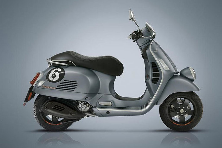 Tiếp nối thành công này, phiên bản Sei Giorni II vừa được Vespa công bố. Vẫn tiếp tục dựa trên dòng GTV, nhưng Vespa Sei Giorni II 2019 đã có thêm một số thay đổi đặc trưng của dòng GTS 2019 như lưới chắn két nước hai bên vân tổ ong, nẹp ốp thân xe, phần ốp phía trước "cà vạt" mới và đèn hậu LED phía sau.