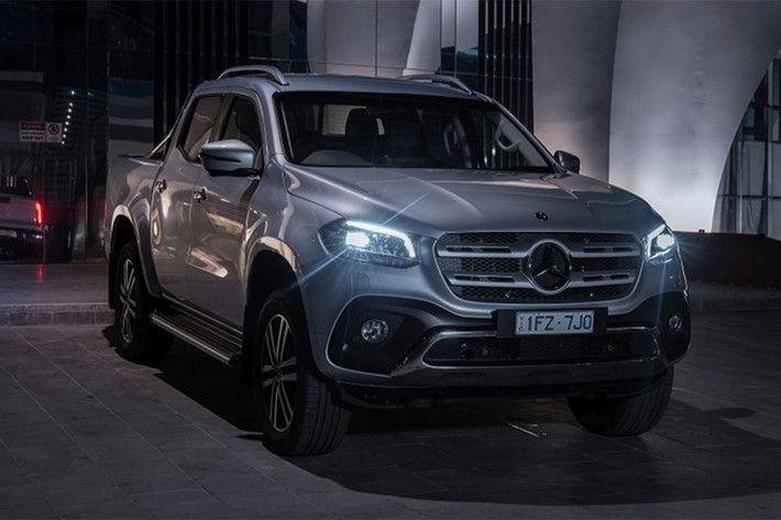 Sau gần 1 năm ra mắt tại một số thị trường trên thế giới, mẫu xe bán tải hạng sang Mercedes-Benz X-Class mới đã chính thức được giới thiệu tại thị trường Úc. Tại thị trường này, bán tải Mercedes-Benz X-Class có 3 bản trang bị là X220d, X220d 4Matic và X250d 4Matic.