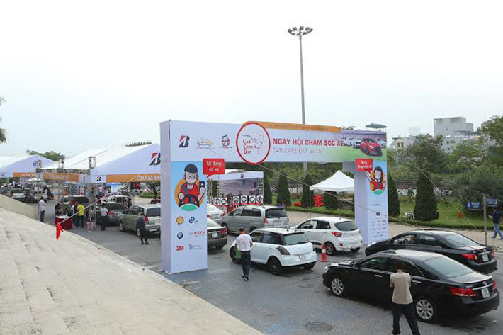 Ngày hội chăm sóc xe - Car Care Day 2015 đã chính thức khởi động tại SVĐ Mỹ Đình, Hà Nội, đánh dấu nỗ lực của Bridgestone và Bệnh Viện ÔTô nhằm mang đến dịch vụ chăm sóc xe toàn diện nhất cho khách hàng sử dụng ôtô tại Việt Nam.