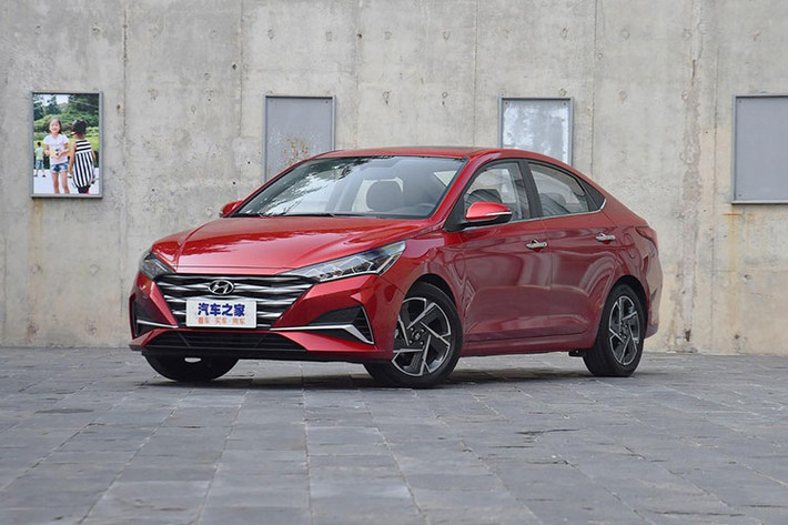 Tại triển lãm Thành Đô 2019 diễn ra vào tháng 9 vừa qua, Hyundai đã vén màn phiên bản mới của mẫu sedan cỡ B Verna hay còn gọi là Accent dành cho thị trường Trung Quốc. Đến nay, sau 2 tháng, Hyundai Accent 2020 mới chính thức được bày bán tại thị trường đông dân nhất thế giới này.