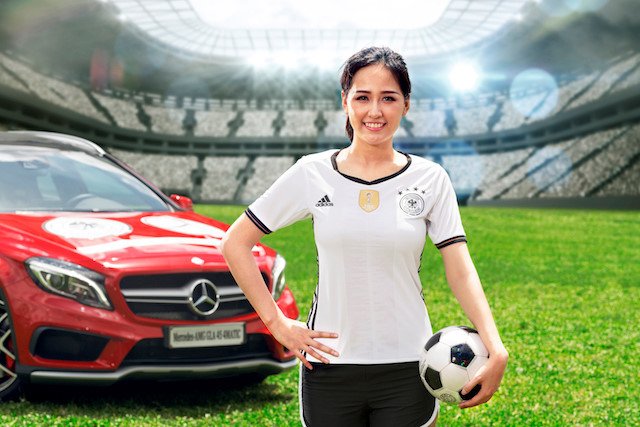 Bản nâng cấp của mẫu xe Mercedes-Benz AMG A 45 4MATIC 2016 với một số cải tiến gia tăng tiện ích, đặc biệt là việc nó được tăng thêm sức mạnh và cải thiện hiệu năng vận hành.