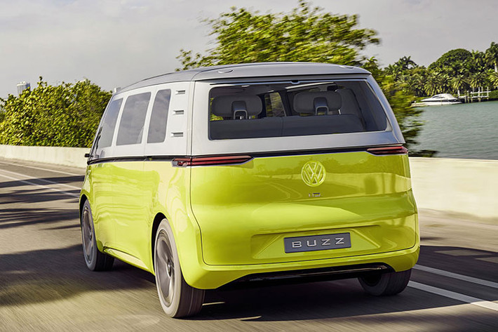 Một cụm pin lithi-ion 48 kWh sẽ là trang bị tiêu chuẩn cho xe, tuy nhiên, người mua còn có thể lựa chọn một cụm pin 111 kWh cho những công việc nặng nhọc hơn. Cả hai cụm pin đều có thể được sạc 80% trong vòng chưa tới 1 giờ từ những điểm sạc điện đặt ở bến xe, trong khi Volkswagen có tầm nhìn xa hơn về hệ thống sạc điện không dây trong tương lai. Cự li di chuyển điện của xe có thể lên tới 500 km.