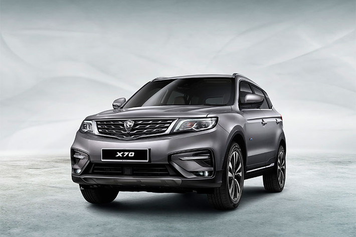 Tại thị trường Malaysia, Proton X70 2018 được chia thành 4 bản trang bị là Standard 2WD, Executive 2WD, Executive AWD và Premium 2WD. Toàn bộ 4 bản này đều sử dụng chung động cơ xăng 4 xi-lanh TGDi tăng áp, dung tích 1,8 lít, sản sinh công suất tối đa 181 mã lực và mô-men xoắn cực đại 285 Nm. Giá xe Proton X70 hiện chưa được công bố.