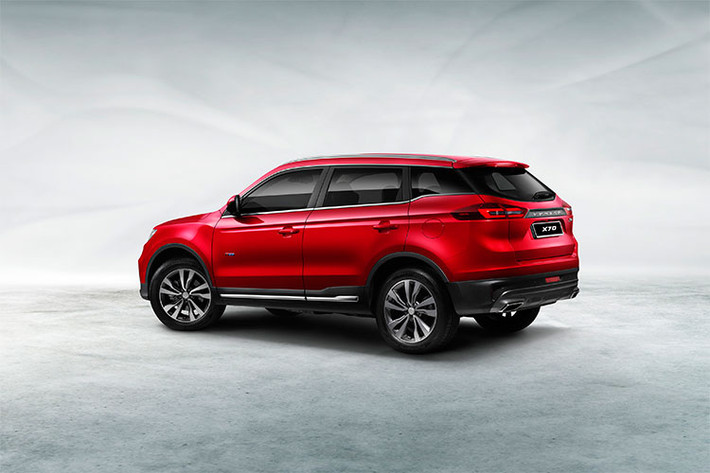 Thương hiệu Proton đã thuộc sở hữu của tập đoàn ôtô Trung Quốc Geely. Do đó, chẳng có gì bất ngờ khi Proton X70 2018 được phát triển dựa trên mẫu ô tô Trung Quốc Geely Boyue. Về thiết kế, mẫu SUV này chỉ sở hữu một số sự khác biệt so với Geely Boyue như lưới tản nhiệt hình đôi cánh riêng với 3 thanh nằm ngang bao quanh logo Proton.
