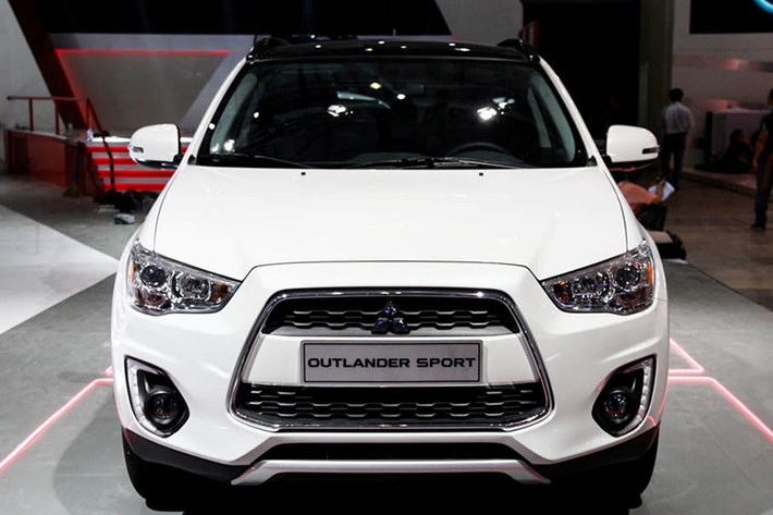Với kết quả kinh doanh thậm tệ trong tháng 6/2017 vừa qua của mẫu xe Outlander Sport, kể từ đầu năm đến hết tháng 6, mẫu xe này chỉ bán được tổng cộng 15 chiếc tại thị trường Việt Nam, chưa bằng con số lẻ doanh số bán ra của hai đối thủ đồng hương của mình tại thị trường Việt Nam là CX-5 và CR-V.