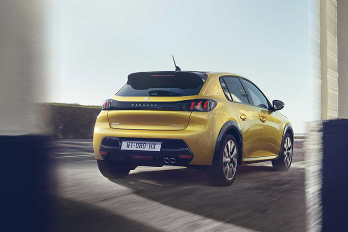 Về động cơ, Peugeot 208 mới sử dụng động cơ xăng 3 xy-lanh (I3) dung tích 1.2L tăng áp PureTech cho công suất lần lượt tùy theo phiên bản như: 75 mã lực (số sàn 5 cấp), 100 mã lực (sàn 6 cấp và tự động 8 cấp) và phiên bản mạnh nhất 130 mã lực sử dụng kết hợp với hộp số tự động 8 cấp. Bên cạnh phiên bản máy dầu sử dụng động cơ 4 xy-lanh (I4) 1.5L BlueHDi cho công suất tối đa 100 mã lực.