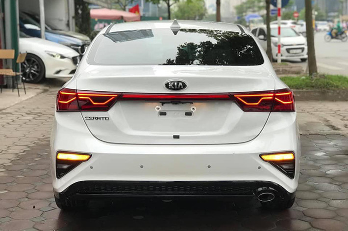 Những thông số trên Kia Cerato phiên bản nâng cấp mới này không đổi so với bản cũ với động cơ tương tự. Mẫu xe của Kia có hộp số sàn 6 cấp lắp trên bản 1.6 MT, trong khi các bản còn lại sử dụng hộp số tự động 6 cấp. Xe có ba chế độ lái gồm Comfort, Eco và Sport.
