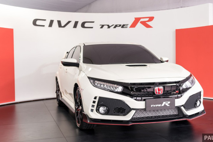 Tâm điểm của gian hàng Honda tại VMS 2018 sẽ là sự xuất hiện của cặp đôi xe thể thao đặc biệt: Honda Civic Type R mới và xe đua F1 của đội Red Bull Toro Rosso Honda. Ngoài ra, hãng xe Nhật cũng giới thiệu ra thị trường 2 phiên bản giới hạn City L Modulo và Jazz RS Mugen, cùng một mẫu xe cỡ nhỏ hoàn toàn mới với thiết kế thể thao đột phá.