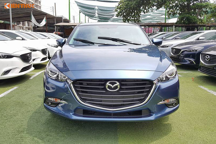 Mazda3 đứng ở vị trí thứ 6 với doanh số bán ra trong tháng 3/2019 là 1.166 chiếc. Ở tháng trước đó, mẫu xe này từng nắm giữ ngôi vị là mẫu sedan hạng C bán chạy nhất trong phân khúc với doanh số 615 chiếc.