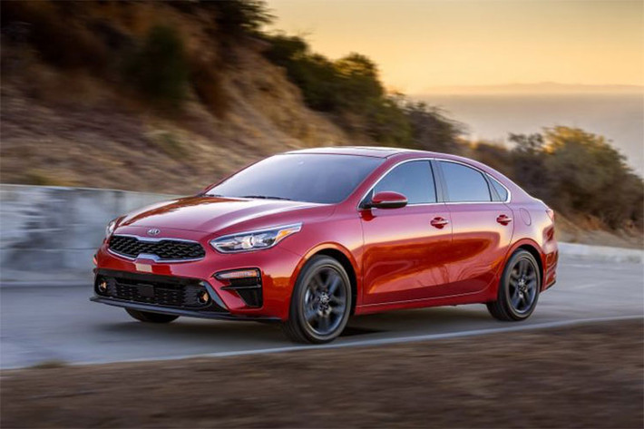 Tại Việt Nam, Kia Cerato có doanh số bán tốt. Mẫu sedan này cạnh tranh với những Honda Civic, Mazda 3, Toyota Corolla Altis, Hyundai Elantra...