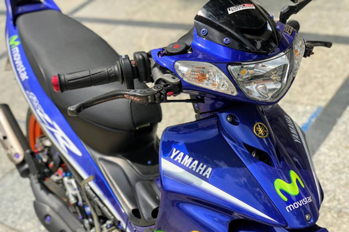 Ra mắt lần đầu vào năm 1998 nhưng tới nay, mẫu xe máy Yamaha 125ZR (hay Yamaha Z125 hay "Ya cá mập" theo cách gọi của dân chơi Việt Nam) vẫn đang được sản xuất tại Malaysia. Được nhập về bởi một số cửa hàng tư nhân, hiện 125ZR đã trở thành một dòng xe đắt giá, với tổng giá trị lên tới khoảng 250 triệu đồng khi "ra biển".