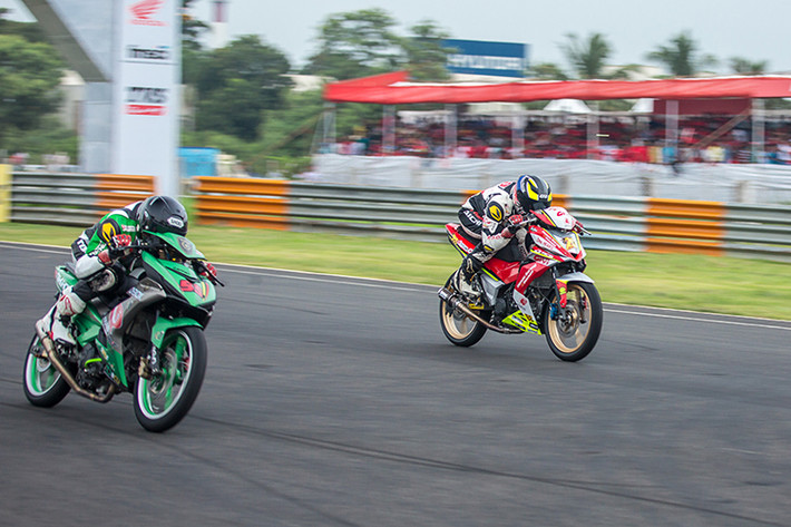 Cuối tháng 09/2017 vừa qua tại trường đua Madras Motor Race Track, tỉnh Chennai, Ấn Độ, chặng đua thứ 5 của giải đã diễn ra. Đội đua Yuzy Honda Việt Nam Racing tham dự chặng Ấn Độ với lực lượng mạnh nhất và kèm theo đó là một tâm lý thi đấu thoải mái khi gần như đã không còn cơ hội vô địch. Nhưng đội đua đã thực sự tạo nên được bất ngờ lớn ở chặng này.