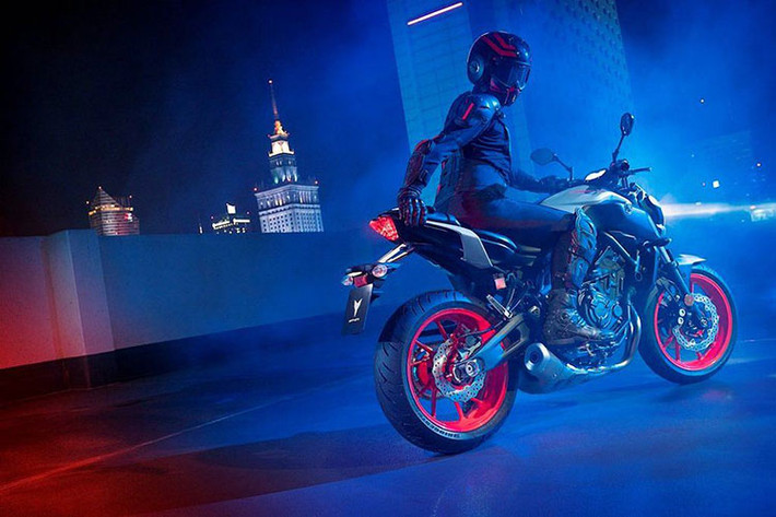 Màu Ice Fluo trên dòng xe Yamaha MT mới sẽ được tích hợp vào toàn bộ các sản phẩm Hyper naked của Yamaha và sẽ được giới thiệu chính thức ra thị trường trong khoảng từ tháng 10/2018 cho đến cuối năm nay.