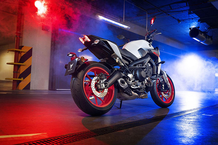 Dòng Hyper Naked mang tên MT của Yamaha đến nay đã có tới 7 mẫu xe đại diện từ cỗ máy 158 mã lực của MT-10 cho đến mẫu xe cho người mới bắt đầu MT-125. Tại chỉ riêng châu Âu đã có tới hơn 175 ngàn chiếc MT được bán ra và trong số đó, MT-07 và MT-09 chiếm được số lượng lớn.