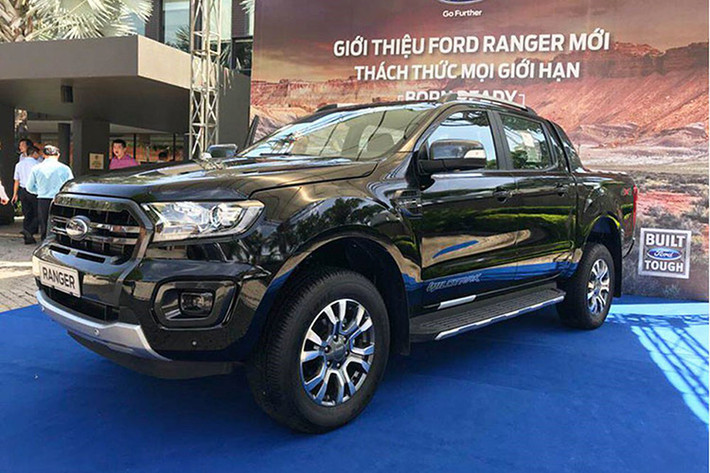 Duy nhất trong danh sách các xe ôtô Ford giảm giá thì chỉ có các phiên bản của bán tải Ranger có sự biến động trái chiều. Cụ thể, phiên bản Wildtrak 2.0L 4x4AT giảm 28 triệu đồng, Wildtrak 2.0L 4x2AT giảm 10 triệu đồng và phiên bản XLS 2.2L – 4x2MT sản xuất năm 2018 giảm 20 triệu đồng là các mẫu Ranger được giảm giá.