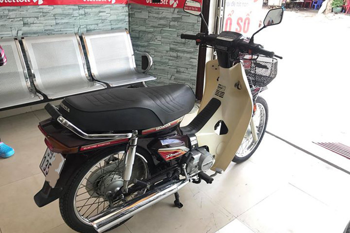 Hiện nay, một chiếc Dream Thái đi tầm 5000 km trở xuống cũng đã được những người sưu tập trả giá khoảng 100 triệu đồng. Theo chủ nhân mới của chiếc xe này tại TP HCM cho hay, sau khi được đổi biển mức giá của chiếc xe nguyên bản mới chạy 3900km này khoảng hơn 100 triệu đồng.