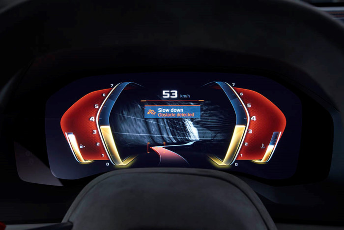 8-Series sẽ thay thế cho dòng 6-Series Coupe, dựa trên nền tảng CLAR mà BMW đang sử dụng trên 5-Series và 7-Series. Dự kiến, mẫu xe này có thể được trang bị một loạt các động cơ quen thuộc của hãng, thậm chí có cả bản V12 6.6L công suất 601 mã lực và mô-men xoắn 590 lb-ft (799 Nm).