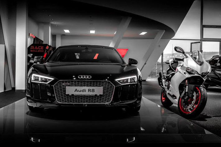 Từ ngày 9 đến 12/6/2016, Ducati Việt Nam sẽ chính thức đồng hành cùng triển lãm Audi Progressive tại sân vận động Quần Ngựa, Hà Nội. Đây được xem là triển lãm quy mô lớn đầu tiên mà hai thương hiệu cùng giới thiệu đến thị trường Việt Nam những sản phẩm mới nhất.