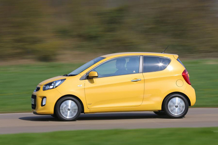 Phiên bản Picanto 2016 vẫn sở hữu động cơ 1.25L, công suất 86 mã lực và mô-men xoắn 120 Nm. Phiên bản mới không còn đi kèm tùy chọn hộp số sàn 5 cấp như trước đây. Hiện vẫn chưa có thông tin chính thức về ngày ra mắt, tuy nhiên giá bán được các đại lý tiết lộ sẽ niêm yết từ 62.000 RM, tương đương khoảng 339 triệu đồng.