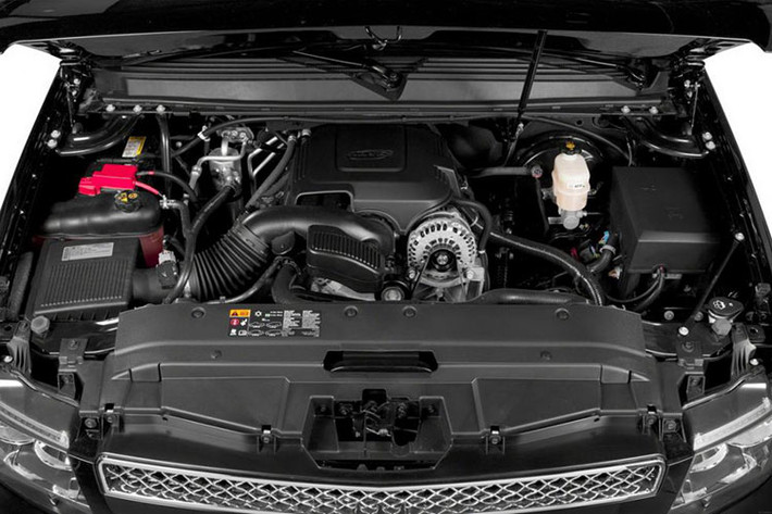 Dự kiến, xe sẽ có 2 tùy chọn động cơ là động cơ 2.5L MT 4x2 và tùy chọn động cơ 2.8L AT 4x4. Cụ thể, động cơ Duramax 2.5L tăng áp turbo được kết hợp cùng hộp số 6 cấp và hệ dẫn động cầu sau, sản sinh công suất 161 mã lực và mômen xoắn cực đại 380 Nm. Trong khi đó động cơ Duramax 2.8L tăng áp turbo sẽ đi cùng hộp số tự động 6 cấp và hệ dẫn động 4 bánh bán thời gian.