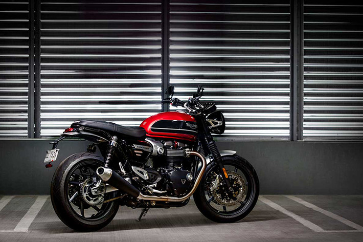 Theo đó, mẫu môtô phân khối lớn hoài cổ Triumph Speed Twin 1200 đời 2019 này sẽ được hãng xe máy Anh quốc định vị ngang hàng với mẫu Scrambler 1200 ở phân khúc xe modern classic cao cấp.