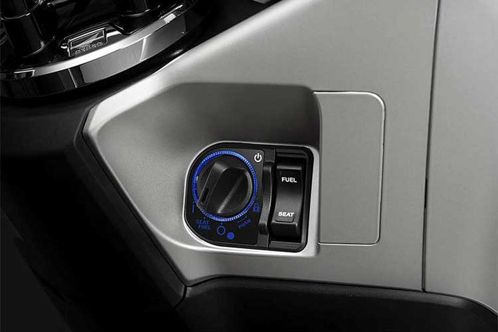 Xe sẽ vẫn tiếp tục được trang bị Hệ thống khóa thông minh Honda SMART Key trên cả hai phiên bản với 2 chìa khóa thông minh FOB.