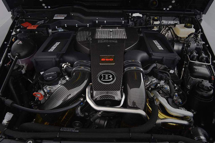 Được coi là động cơ V8 mạnh nhất từ trước tới nay của Brabus, khối máy trên SUV hạng sang Mercedes-AMG G63 này đem tới công suất lên 838 mã lực tại tua máy 5.400rpm, cùng với mô-men xoắn "khủng" 1.450Nm có được chỉ từ dải tua máy 2.500-4.500rpm.