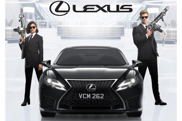 Câu chuyện của bộ phim “MIB™ Đặc vụ Áo Đen: Sứ Mệnh Toàn Cầu” xoay quanh những siêu đặc vụ có nhiệm vụ bảo vệ Trái đất khỏi những thế lực xấu. Trong phần mới nhất lần này, nhiệm vụ còn khó khăn hơn thế khi họ phải loại trừ gián điệp hai mang ẩn mình trong chính tổ chức MIB.