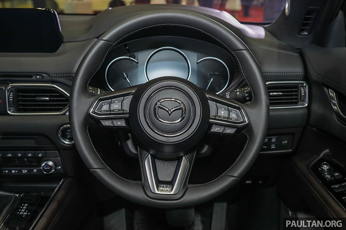 Các trang bị an toàn của Mazda CX-8 2019 sẽ bao gồm 6 túi khí, hệ thống cân bằng điện tử (Dynamic Stability Control), hệ thống kiểm soát lực kéo, khởi hành ngang dốc (Hill Launch Assist), hỗ trợ kiểm soát gia tốc Mazda G-Vectoring Control (GVC),...