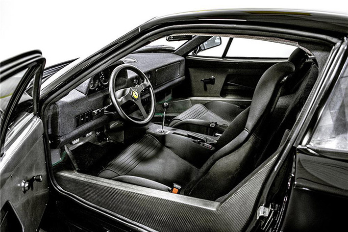 Một số nguồn tin cho hay - Richard Rawlings, ông chủ của Gas Monkey Garage đã quyết tâm sẽ mang chiếc Ferrari F40 này về lại garage của mình để phục hồi nó lại về nguyên bản, không khác gì một chiếc xe mới.