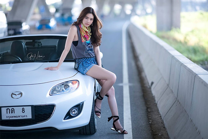 Mazda Miata 2010 được hãng xe Nhật Bản trang bị động cơ 2.4L 4 xi-lanh cho công suất 167 mã lực, kết hợp với hộp số sàn 6 cấp và số tự động Sport. Khả năng tăng tốc lên 100km/h của xe trong thời gian 7,4 giây.