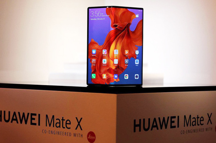 Tập đoàn điện tử Huawei dự tính tung smartphone màn hình gập Mate X lên kệ trong tháng 6 này. Tuy nhiên, vài ngày qua đã xuất hiện nhiều thông tin trái ngược về ngày ra mắt của chiếc điện thoại Huawei Mate X.