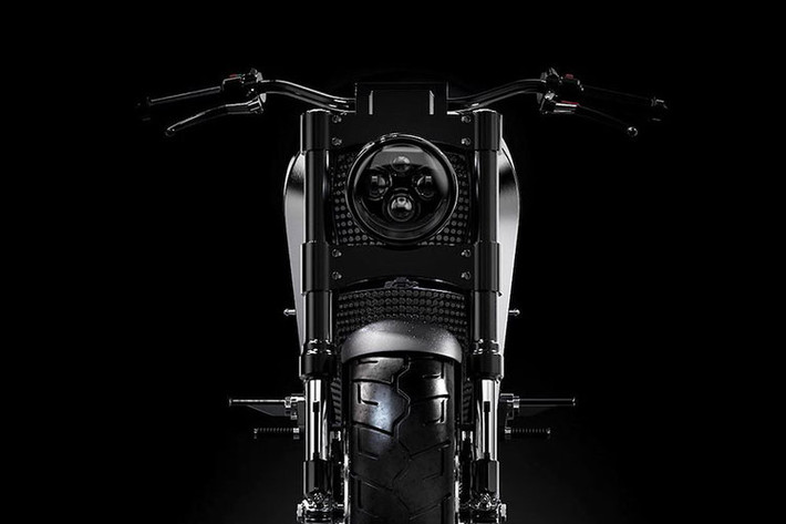 Từ những thành công của The Dark Side, nhóm thiết kế này đã kết thúc năm 2017 với một sản phẩm còn ấn tượng hơn, đó là chiếc Odyssey. Những nét đặc trưng của Bandit9 vẫn tiếp tục được phát huy trên Odyssey - đó là thiết kế nguyên khối được làm từ những mảng thép hoặc hợp kim nhôm liền mạch, với độ chính xác cao như các siêu xe hơi.