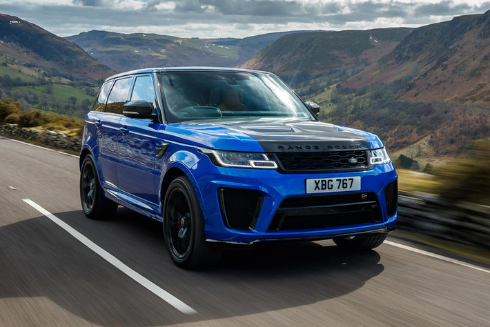 Range Rover Sport SVR – 575 mã lực (114.500 USD): Range Rover Sport SVR là sản phẩm đầu tay của phân nhánh SVO, được trang bị động cơ V8 5.0L siêu nạp, sản sinh công suất 575 mã lực và mô-men xoắn 700 Nm, tăng tốc 0-100 km/h mất 4,5 giây. Đây là mẫu SUV nhanh và mạnh nhất từ trước tới nay của Land Rover khi hoàn thành đường đua Nurburgring chỉ trong 8 phút 14 giây.