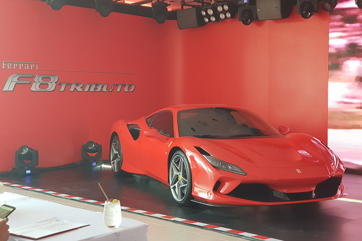 Tại thị trường Việt Nam, siêu xe Ferrari chính hãng sẽ được phân phối thông qua công ty TNHH VINA ASC Automotive đến từ Hàn Quốc. Đây là một doanh nghiệp khá mới tại Việt Nam bởi mới chỉ chính thức hoạt động tại thị trường ôtô nước ta từ tháng 1 năm nay.